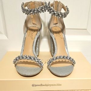 Jewel Badgley Mischka Sandals 6.5